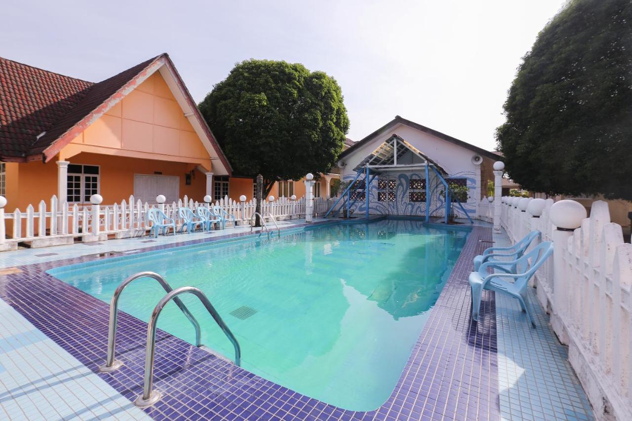 Oyo 8966 Dee Wana Resort 1 Pasir Puteh Esterno foto